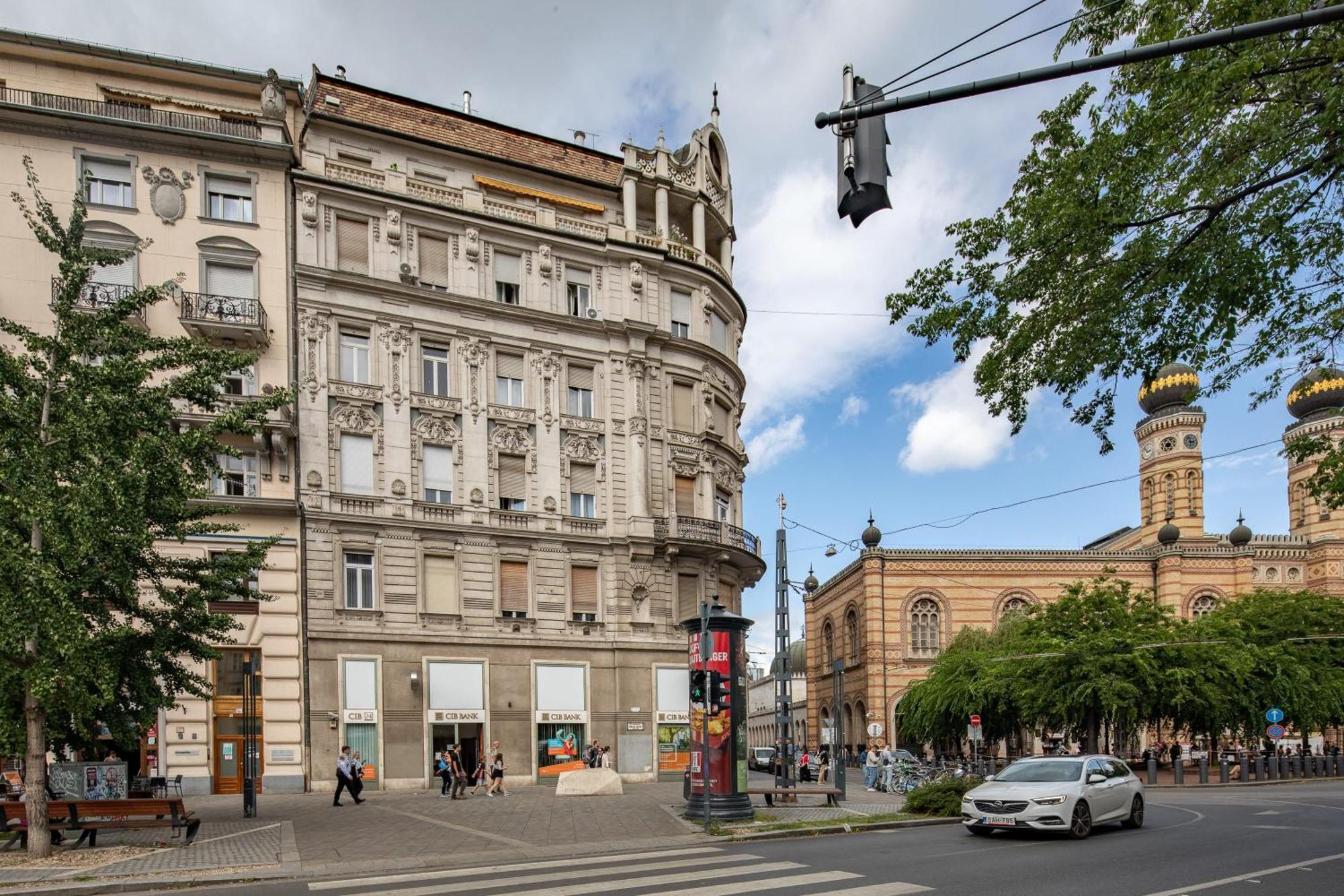 Ultra Central Luxury Budapest Kültér fotó